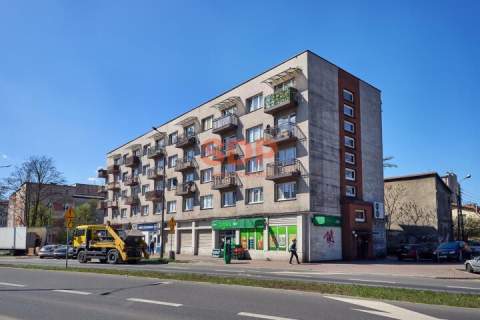 Odświeżone 3-pokojowe mieszkanie Prywatny parking Dwa balkony