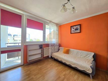 Przy parku 2 pokoje z osobną kuchnia i 2 balkony