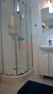 Kawalerka z balkonem. Apartamentowiec