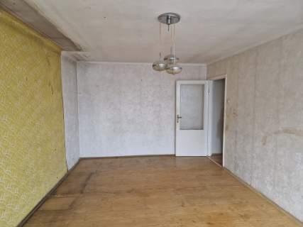 Na sprzedaż mieszkanie do remontu balkon piwnica susza