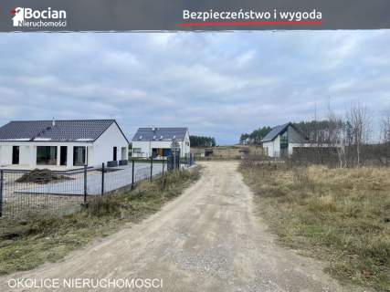 Płaska, słoneczna, uzbrojona z dobrym dojazdem