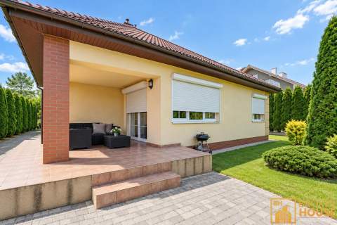 Urokliwy dom w spokojnej okolicy/ 4-pokoje/ Duży ogród