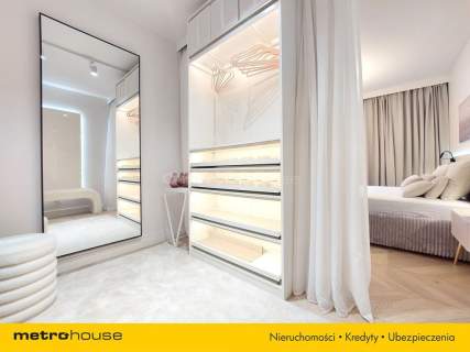LUKSUSOWY APARTAMENT, 2 MJC POSTOJOWE, KOMÓRKA