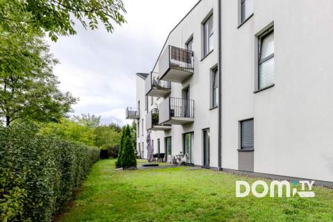 Nowoczesne, zadbane, taras, dwustronne, parking