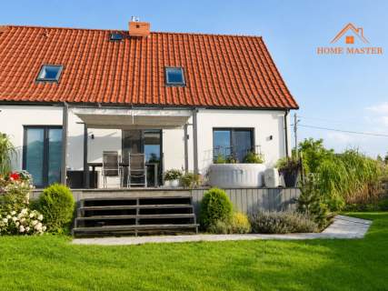 Nowoczesny dom na obrzeżach