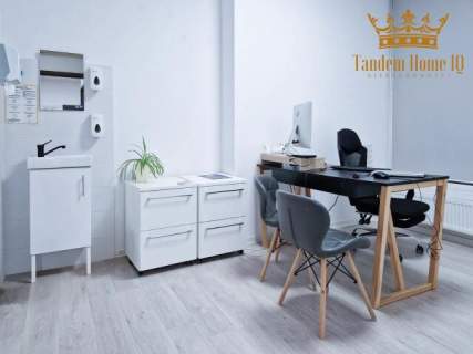Do wynajecia lokal 120 m2 Parter po madycynie duży ruch pieszczych