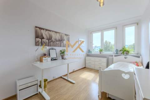 3 Pokoje/55m2/Media Miejskie/Piwnica/15 min od UE 