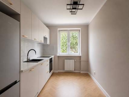 3 POKOJE GENERALNY REMONT 56,5 m WINDA