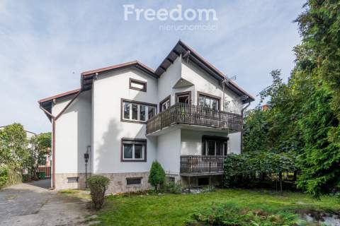 Dom/2 mieszkania/garaż/Wołomin
