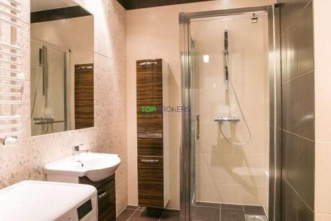 Dwa eleganckie pokoje z balkonem, garaż