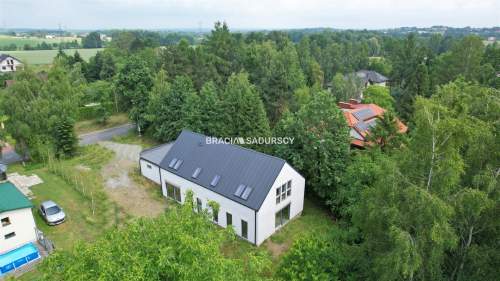 Dom jednorodzinny z basenem