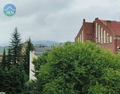 Mieszkanie w centrum , balkon z widokiem na góry