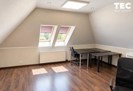 Dom wolnostojący na sprzedaż w Cholerzynie 215m2