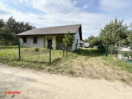 Komfortowy dom z dużą działką i dwustanowiskowym garażem