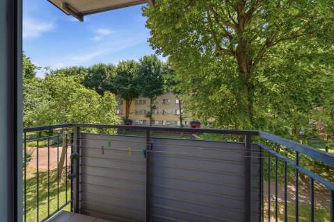 Pierwsze piętro Dwa pokoje Balkon