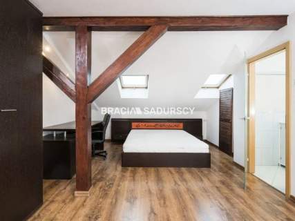 Dwupoziomowy apartament z balkonem os. zamknięte