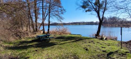 działka z linią brzegową