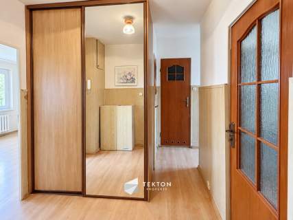 42,3 m 2 pokoje Balkon Blisko SKM