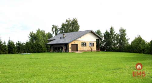Dom z bala pod Puszczą Knyszyńską