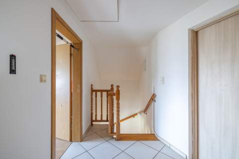 DOM Z POTENCJAŁEM 2600M2 PRYWATNOŚĆ SPOKÓJ