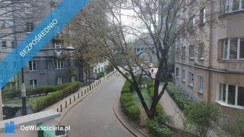 Klimatyczna kawalerka na Powiślu w kamienicy z balkonem