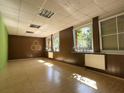 Duży lokal, centrum Leszna, miejsca postojowe