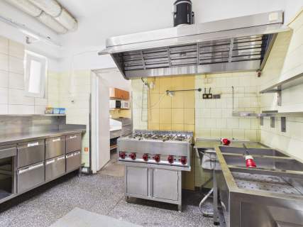 Bydynek gastronomiczny z pokojami - Rowy