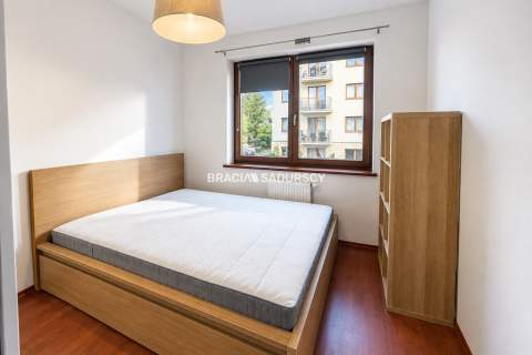 50m2, Krowodrza ul. Rydla, Ogrodzone osiedle