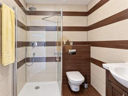 OBIEKT BIUROWO-HOTELOWY Z MIESZKANIEM 6 GARAŻY