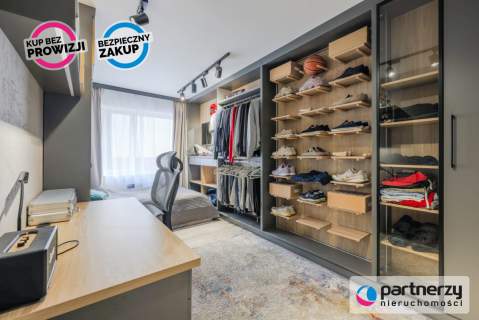 Stylowy Apartament z Ogrodem, Balkonem i Garażem