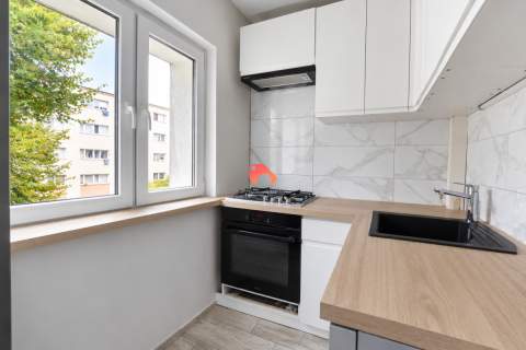 3 POKOJE 48 m2 NA 2 PIĘTRZE W NISKIM BLOKU