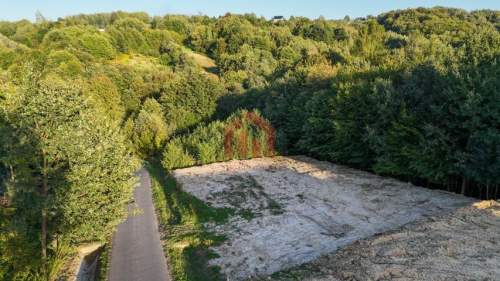 Górzyste działki idealne pod domek rekreacyjny,las