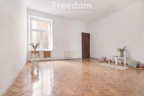 Mieszkanie w kamienicznym stylu - Łódź Fabryczna
