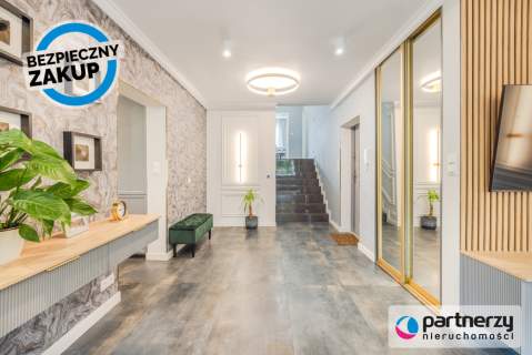 Stylowy Apartament z Ogrodem, Balkonem i Garażem