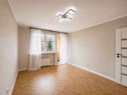 3 POKOJE GENERALNY REMONT 56,5 m WINDA
