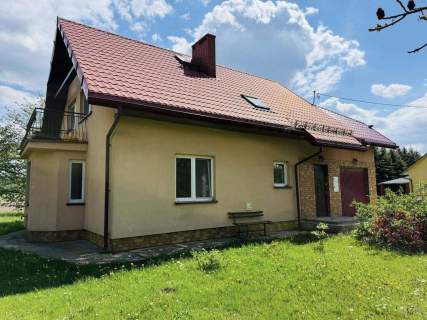 Na sprzedaż klimatyczny dom z prywatnym stawem