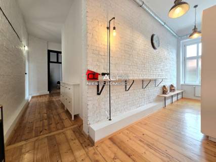 Klimatyczny loft z dużym balkonem 