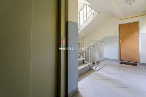 3 pok/ duży balkon/ winda/ ul. Walerego Sławka.