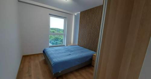 2 pokoje z halą garażową i komórką lokatorską