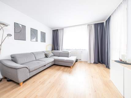 4 pokoje 93,5 m 2 miejsca w garażu Bemowo