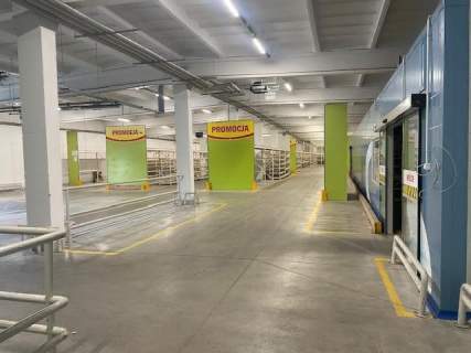 Sprzedam lub wynajmę halę, magazyn w centrum-Turek
