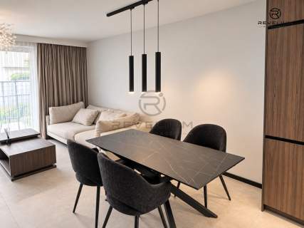 76,6 m 4 POKOJE OGRÓDEK 30 m 2 ŁAZIENKI