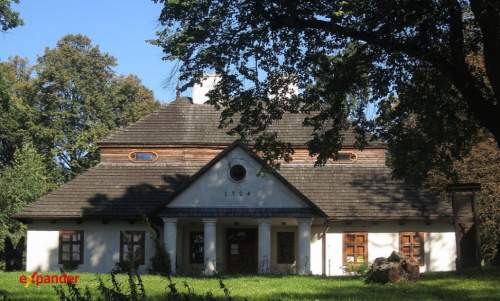 Działka rolno-budowlana Dąbrowa Górnicza otulona lasem.