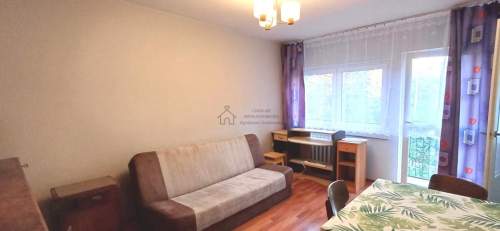 Zgrabna kawalerka z balkonem przy Manufakturze