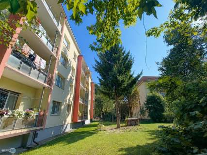 2 pokoje, 2 piętro, duży balkon, widok na skwer