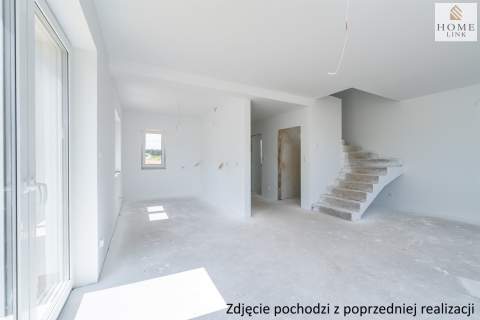 Nowoczesny dom w trakcie budowy - do stanu dewelop