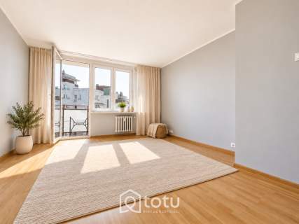 200m Metro Kondratowicza-Grunt uregulowany-Balkon