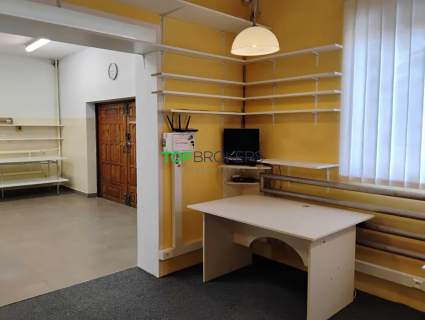 Przestronny lokal w cichej okolicy, dogodny dojazd