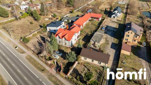 Gospodarstwo z dużym domem i uroczym terenem