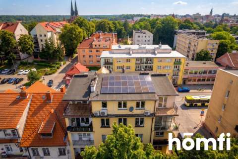 Penthouse z fotowoltaika i szklanym sufitem